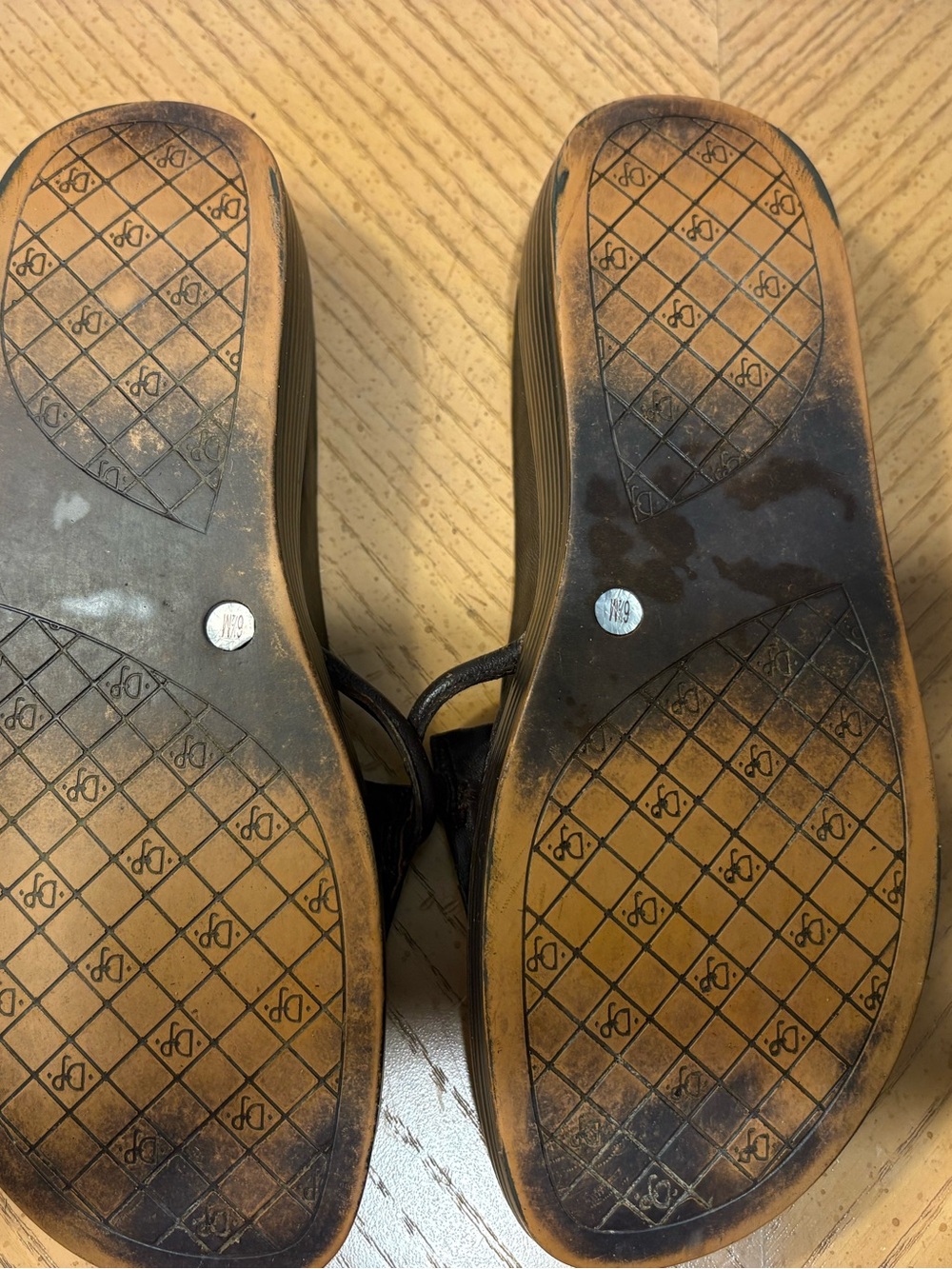 Donald J PLINER FiFi platform sandal bronze metallic leather size 6.5 - Picture 5 of 8